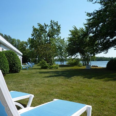 Motel Belle Riviere Saint-Jean-sur-Richelieu Bagian luar foto