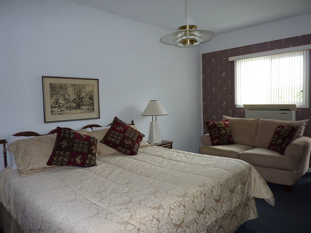 Motel Belle Riviere Saint-Jean-sur-Richelieu Bagian luar foto