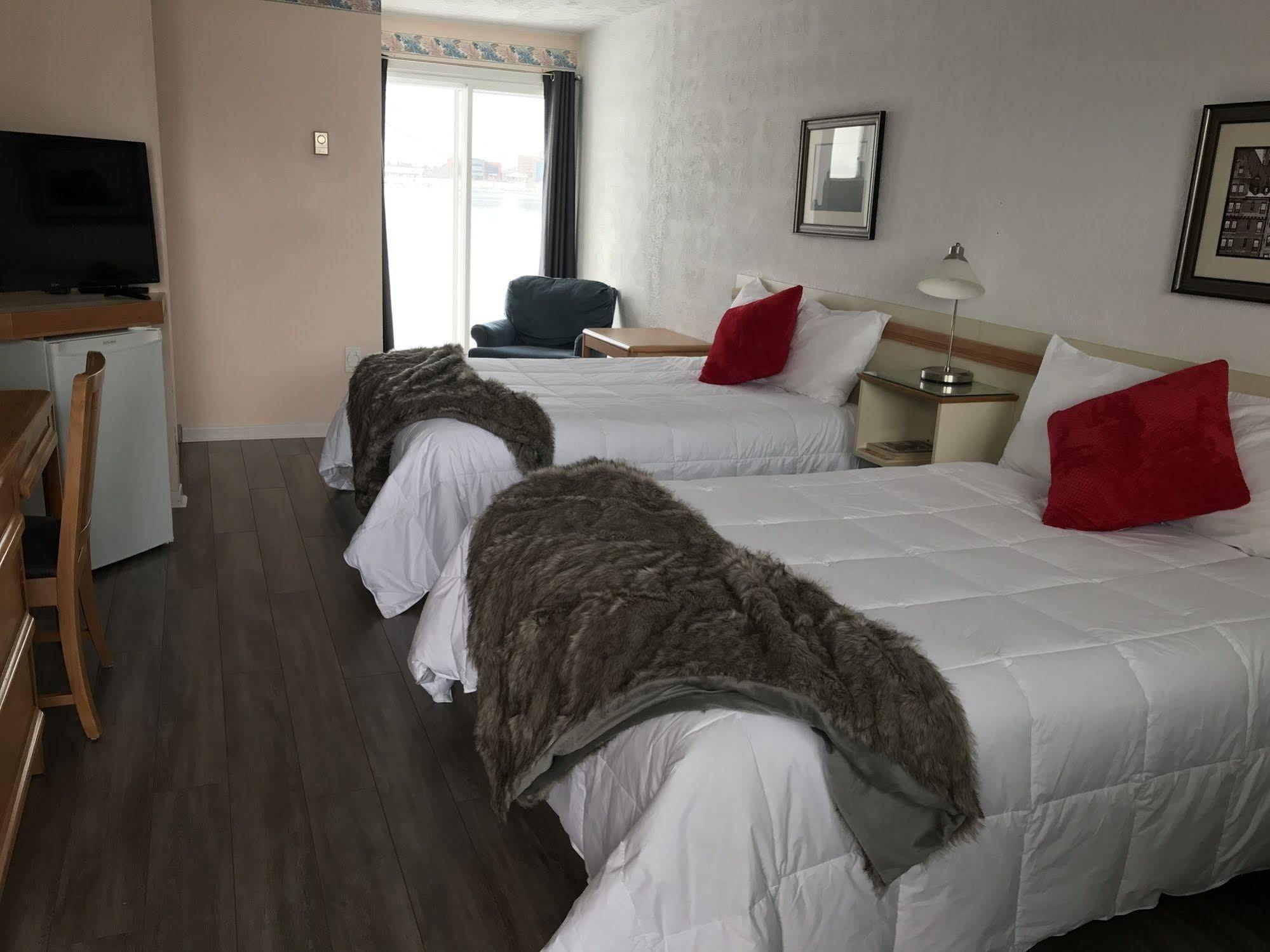 Motel Belle Riviere Saint-Jean-sur-Richelieu Bagian luar foto