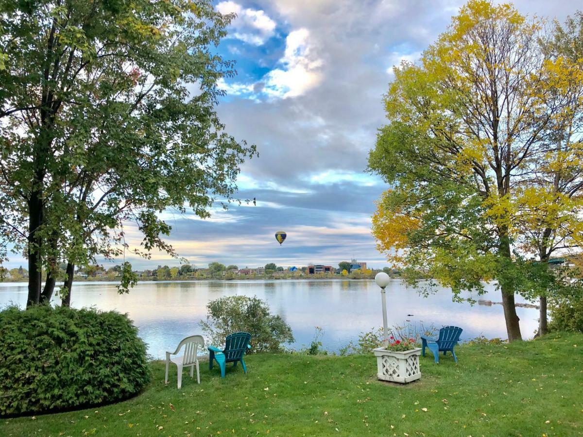 Motel Belle Riviere Saint-Jean-sur-Richelieu Bagian luar foto