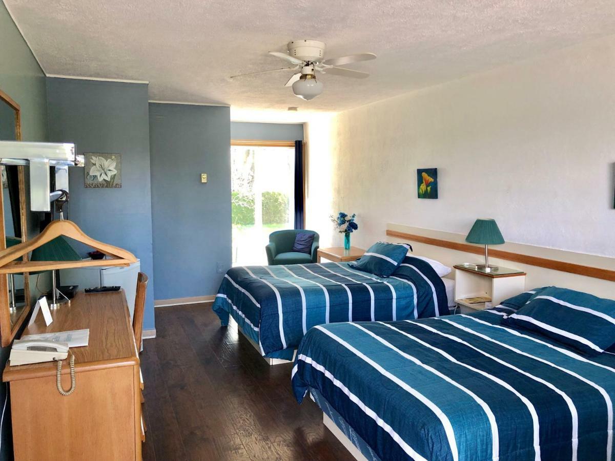 Motel Belle Riviere Saint-Jean-sur-Richelieu Bagian luar foto
